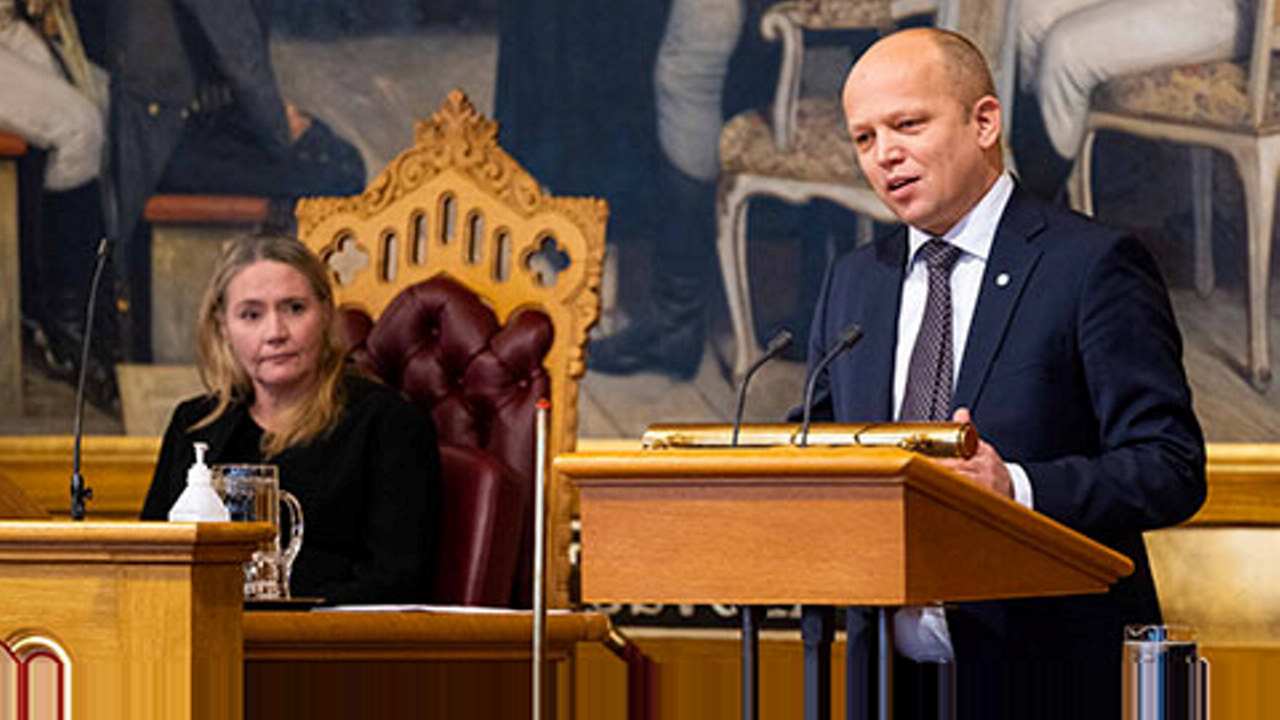Finansminister Trygve Slagsvold Vedum legger frem statsbudsjettet 2022.
