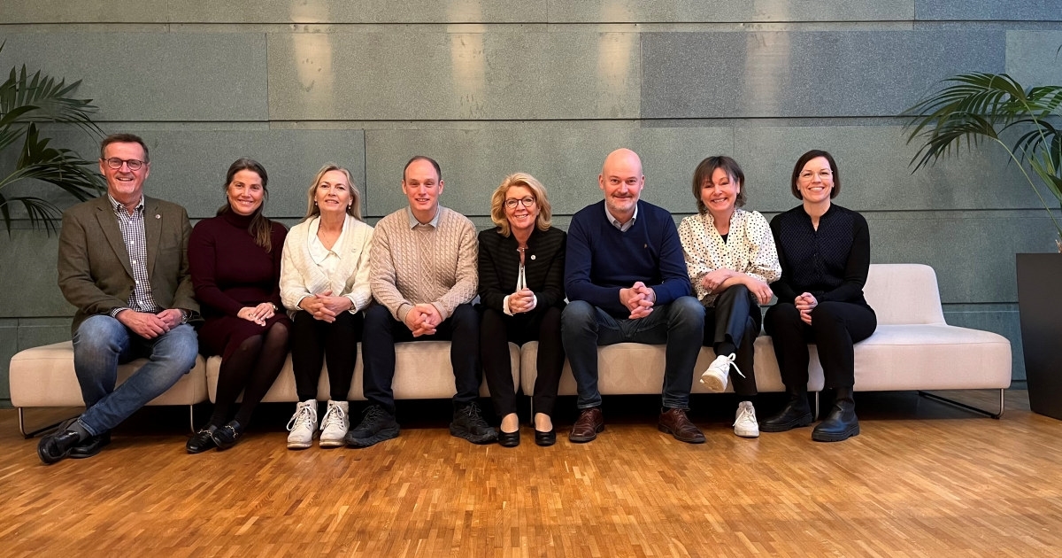 Ståle Borgersen, Ann-Christin Austang, Kristin H. Lind, Bård Standal, Åslaug Haga, Aslak Øverås, Toini Løvseth, Line Qvale.